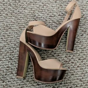 NWT Heels